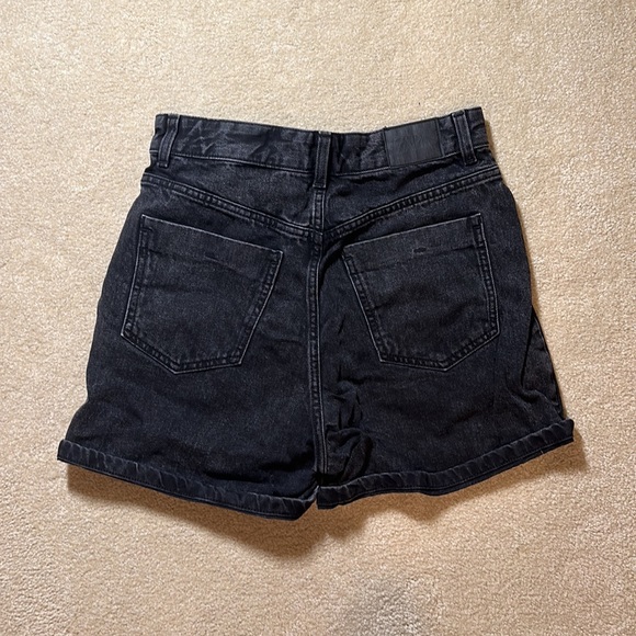Zara High-waisted Black Denim Shorts - Picture 2 of 3